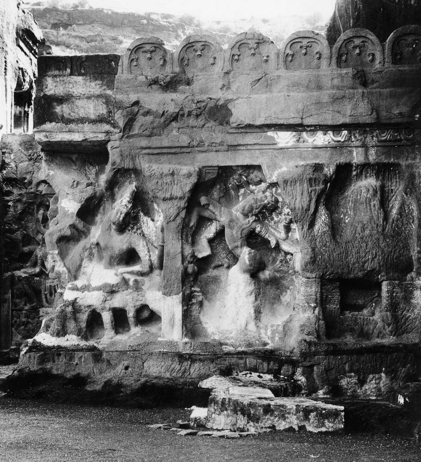 Cave 16 (Kailasa) complex, Ellora