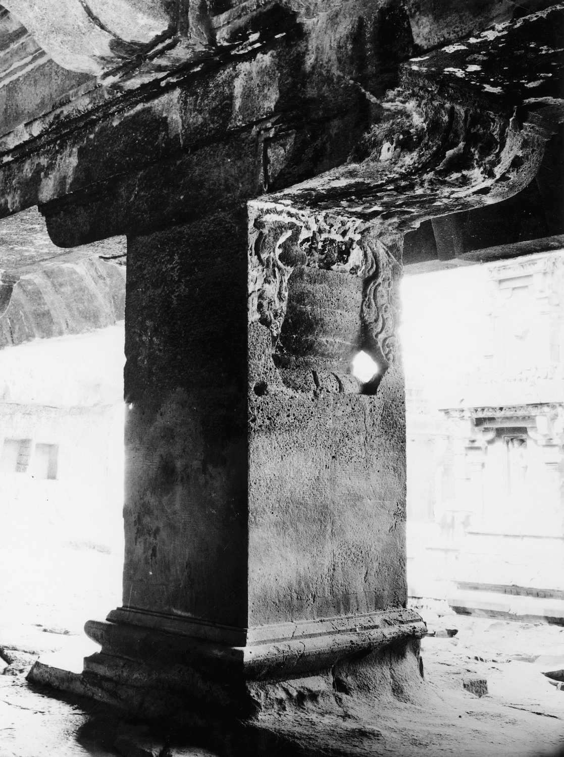 Cave 16 (Kailasa) complex, Ellora