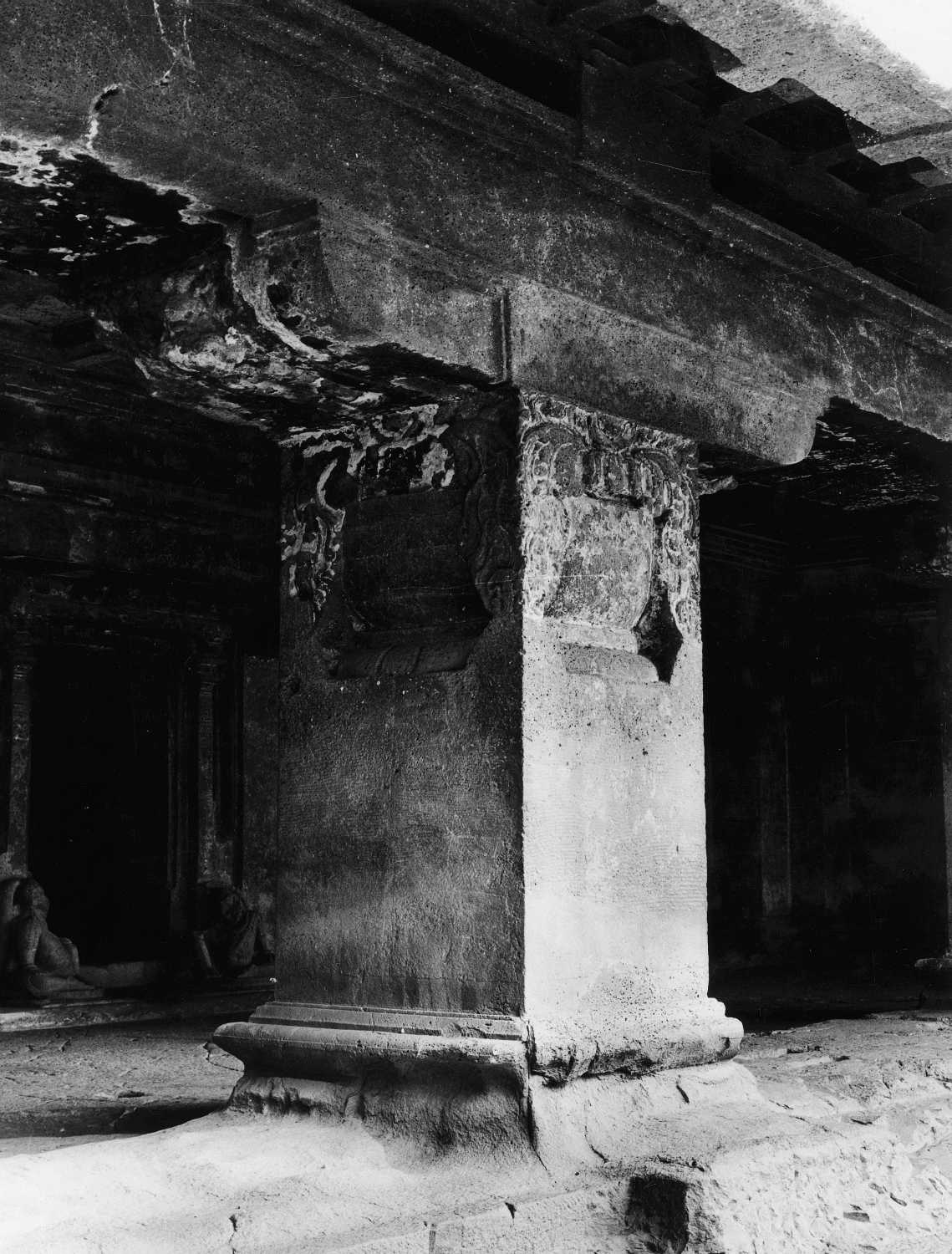 Cave 16 (Kailasa) complex, Ellora