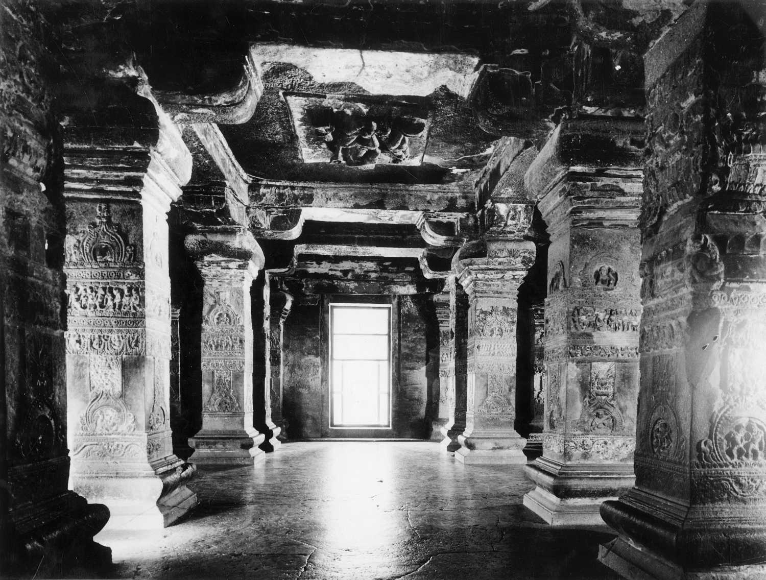 Cave 16 (Kailasa) complex, Ellora
