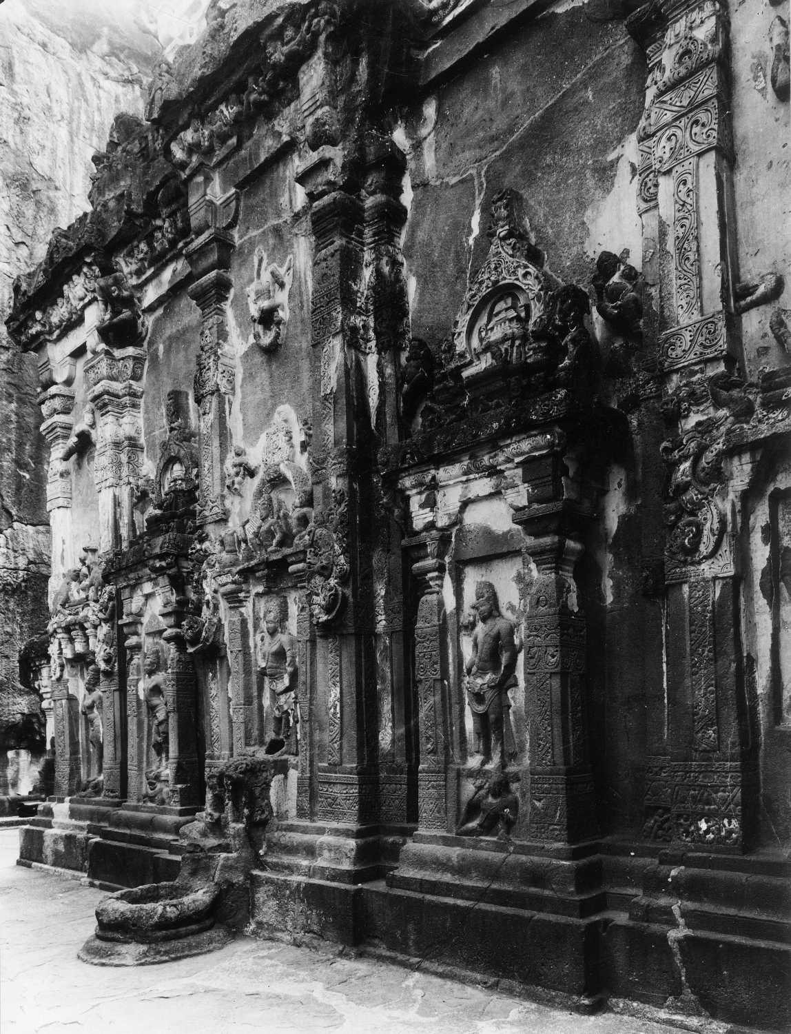 Cave 16 (Kailasa) complex, Ellora
