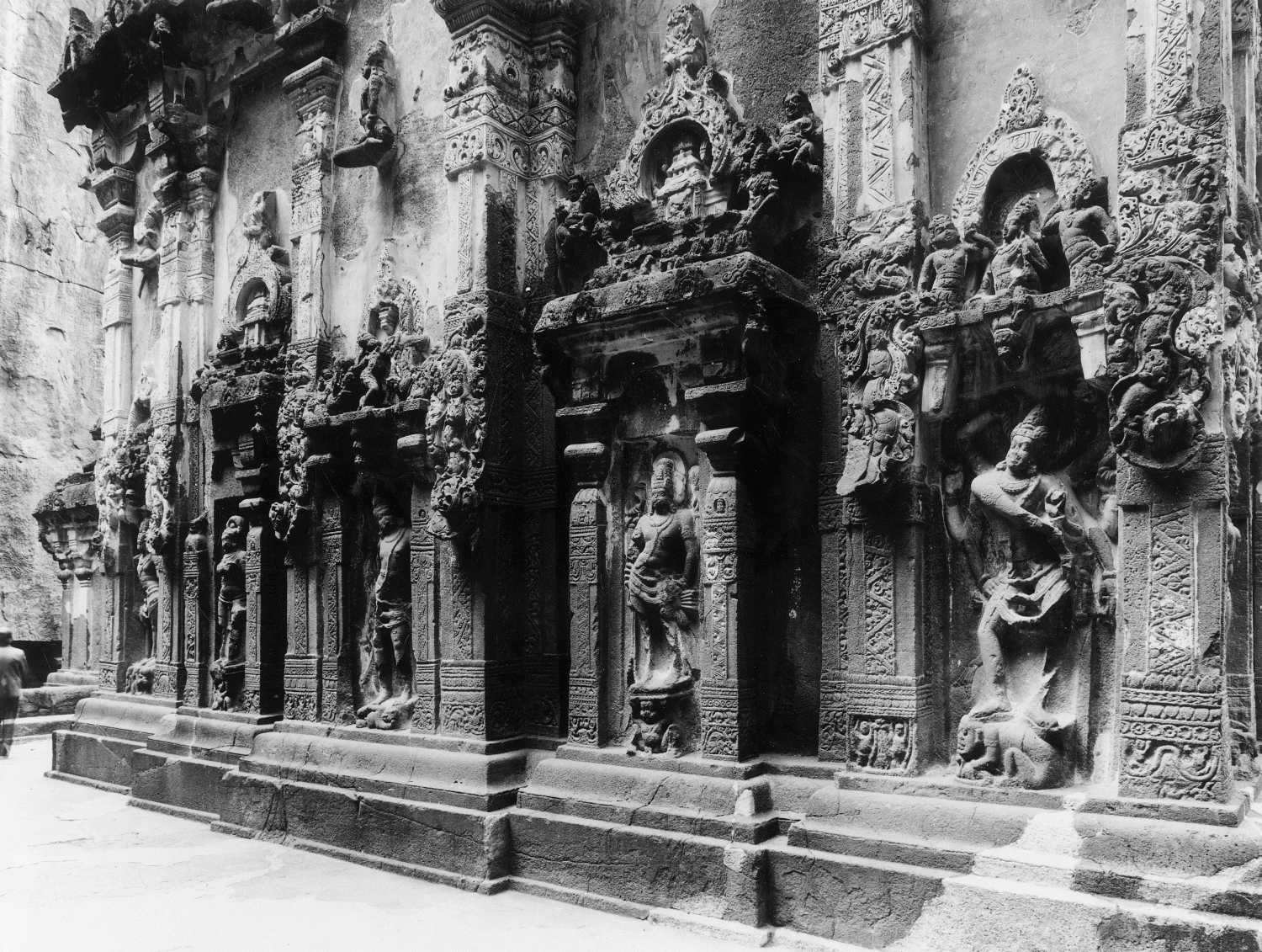 Cave 16 (Kailasa) complex, Ellora