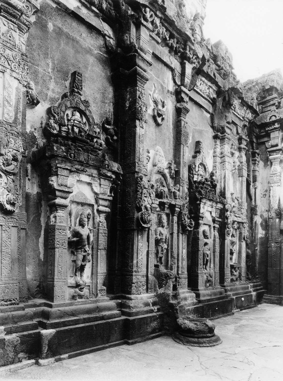 Cave 16 (Kailasa) complex, Ellora