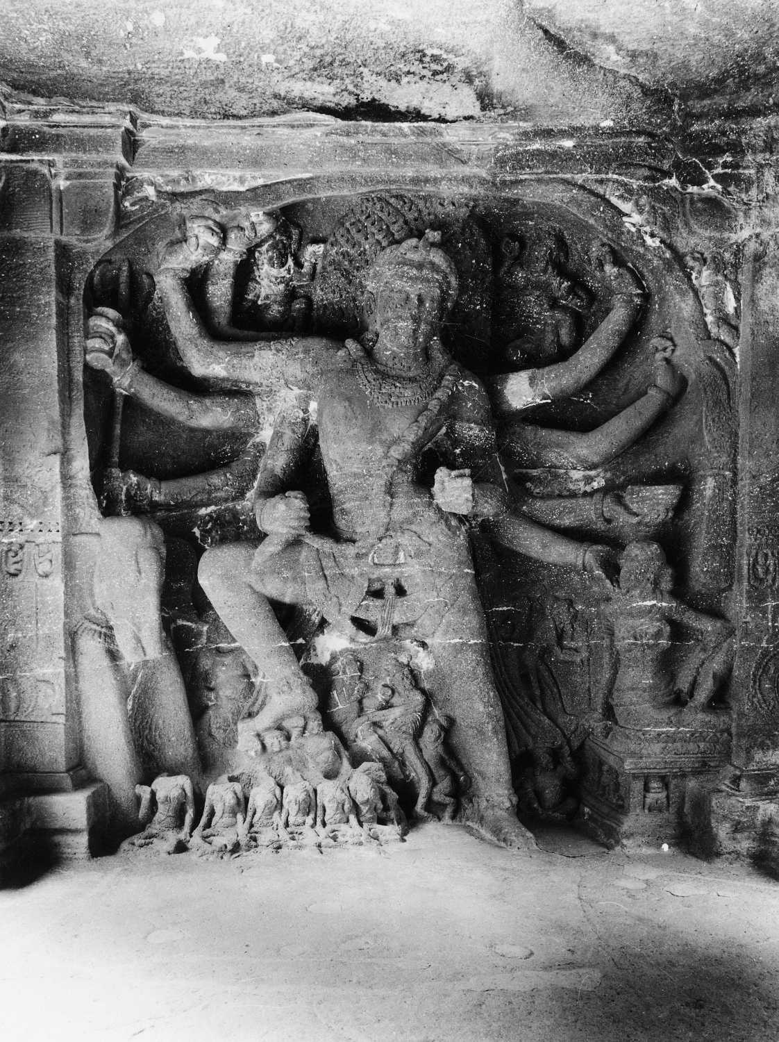 Cave 16 (Kailasa) complex, Ellora