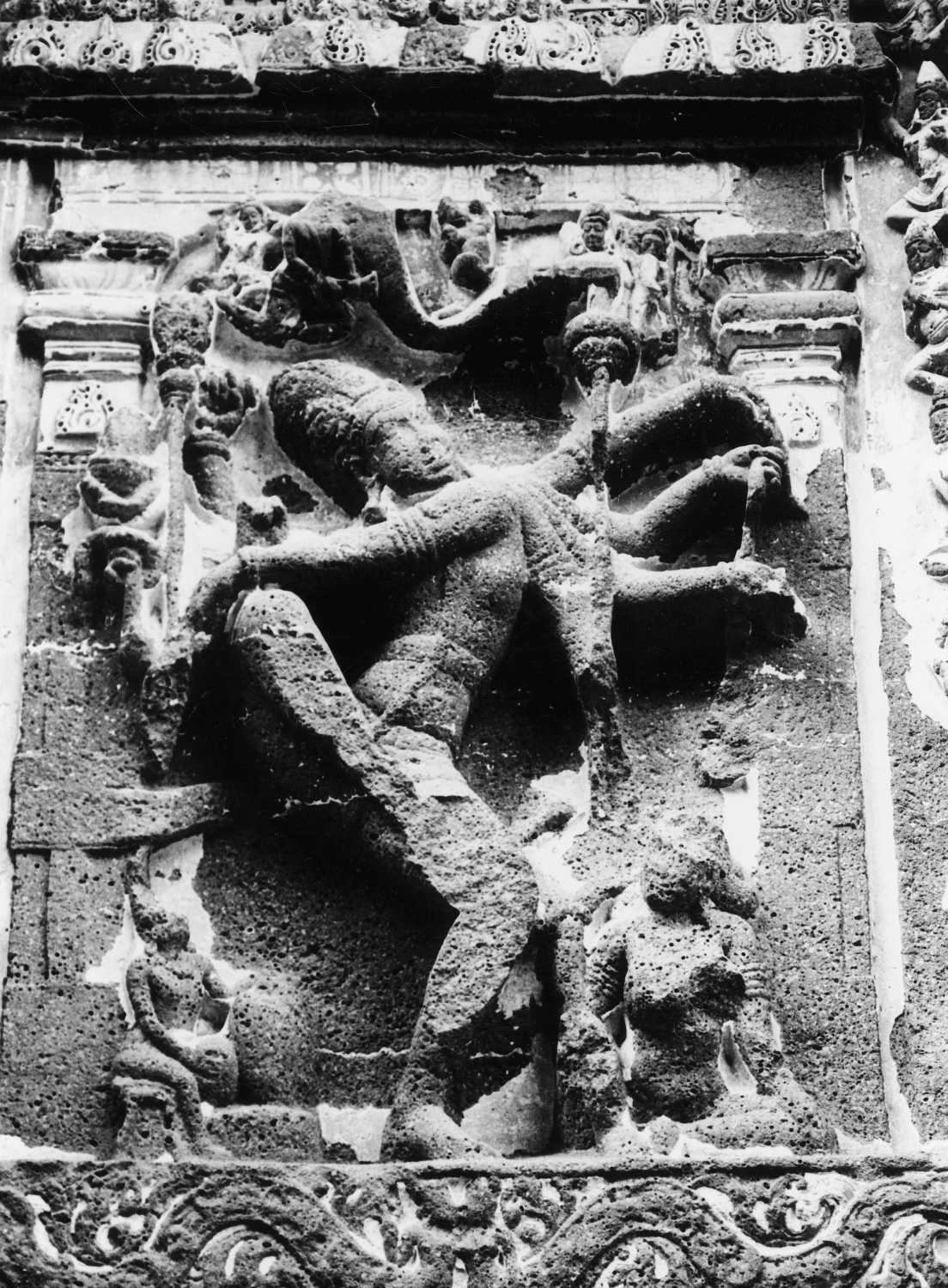 Cave 16 (Kailasa) complex, Ellora