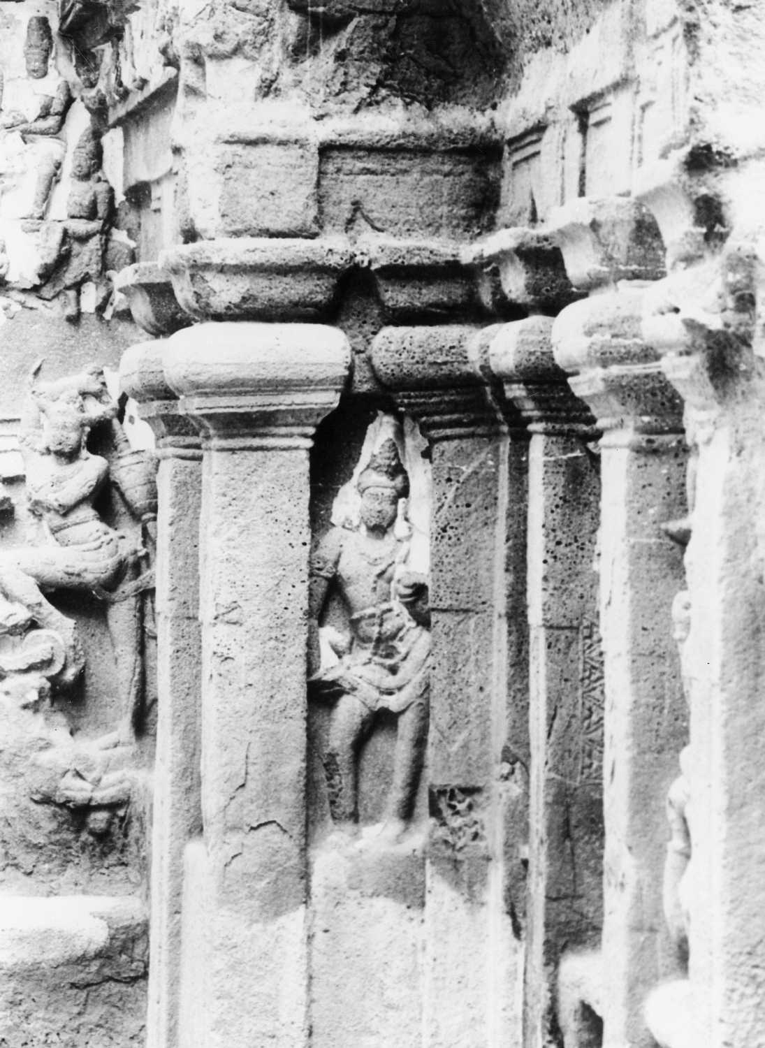 Cave 16 (Kailasa) complex, Ellora