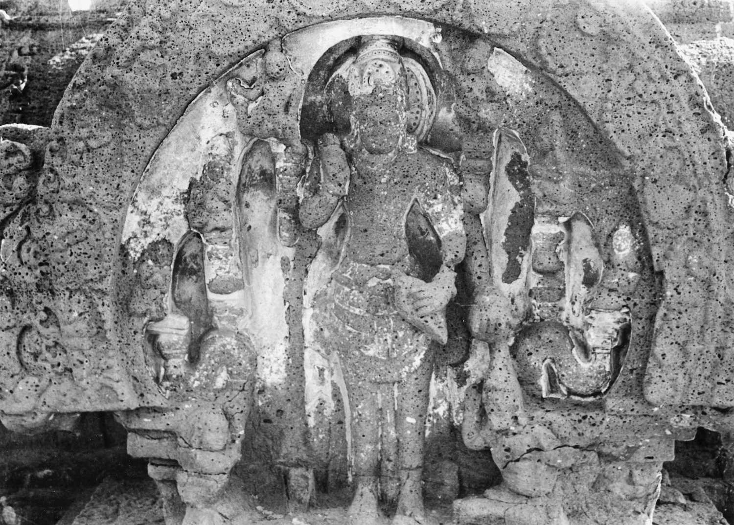 Cave 16 (Kailasa) complex, Ellora