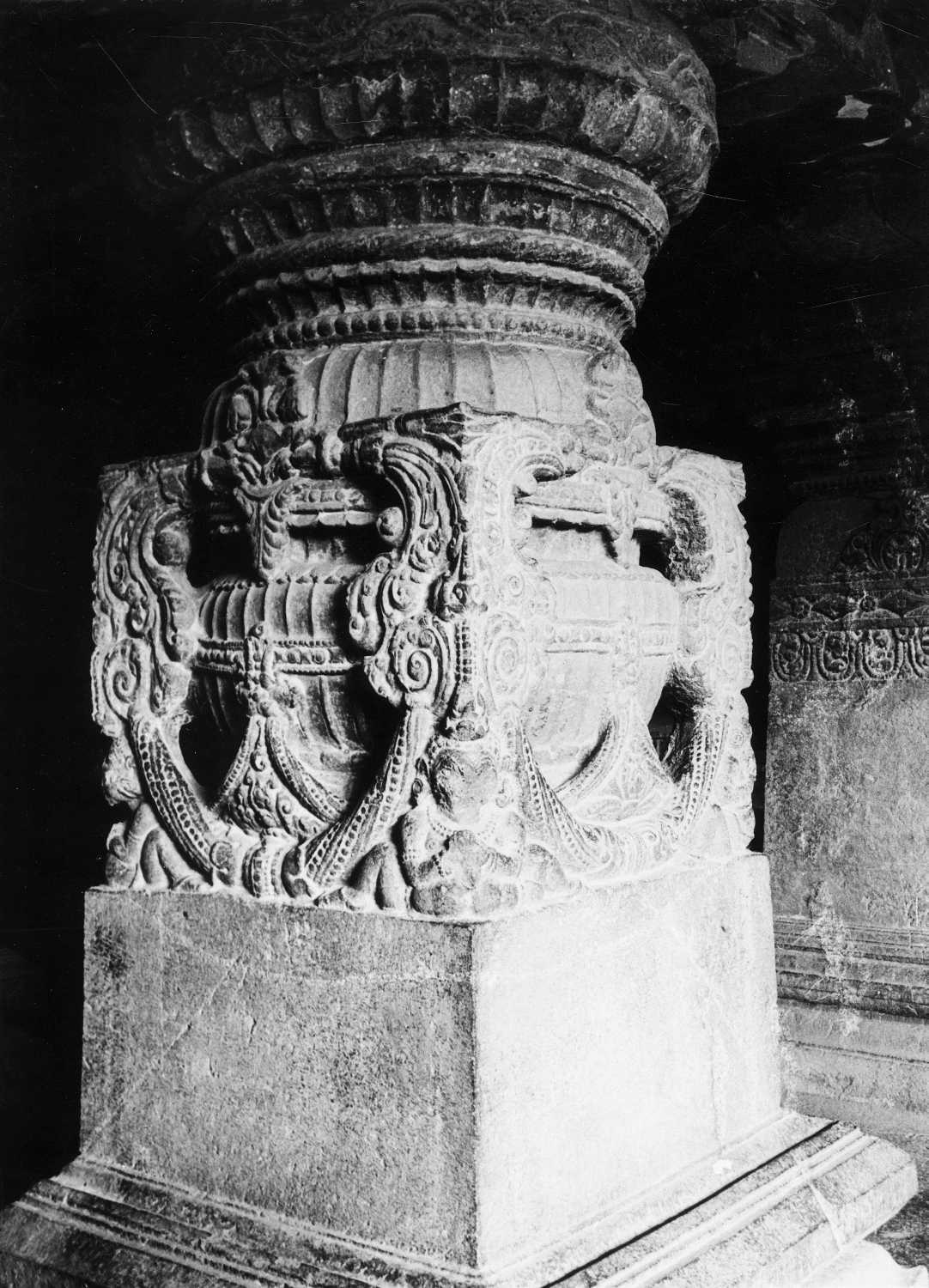 Cave 16 (Kailasa) complex, Ellora