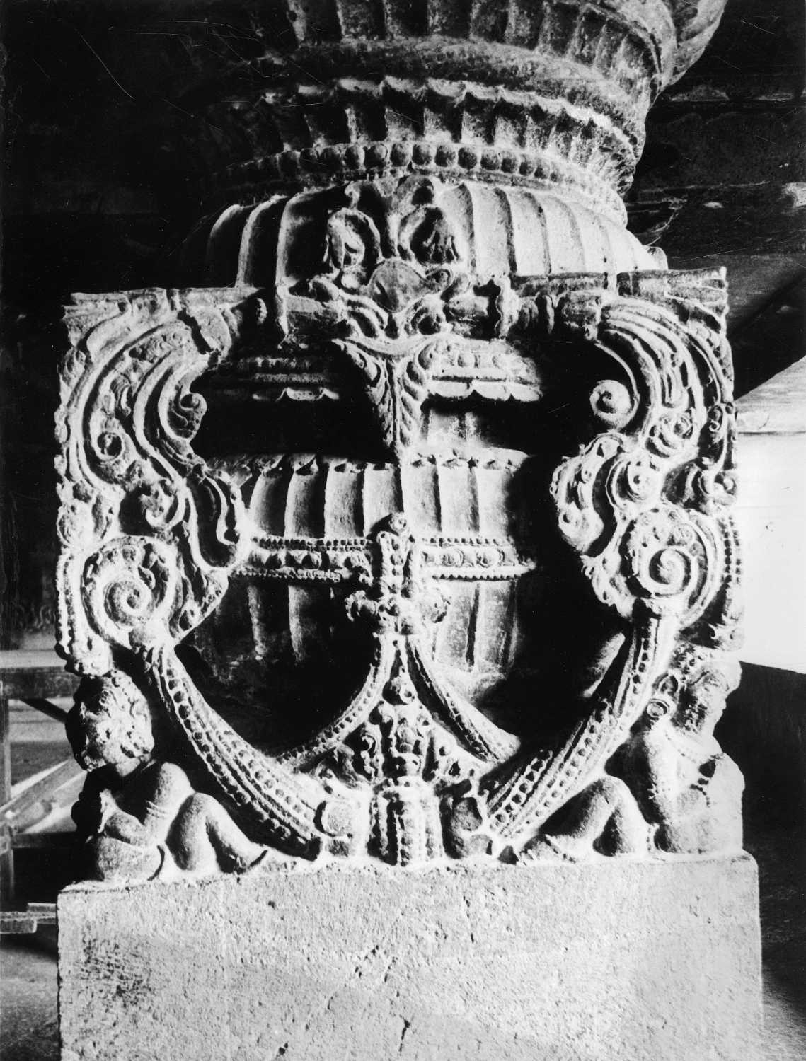 Cave 16 (Kailasa) complex, Ellora