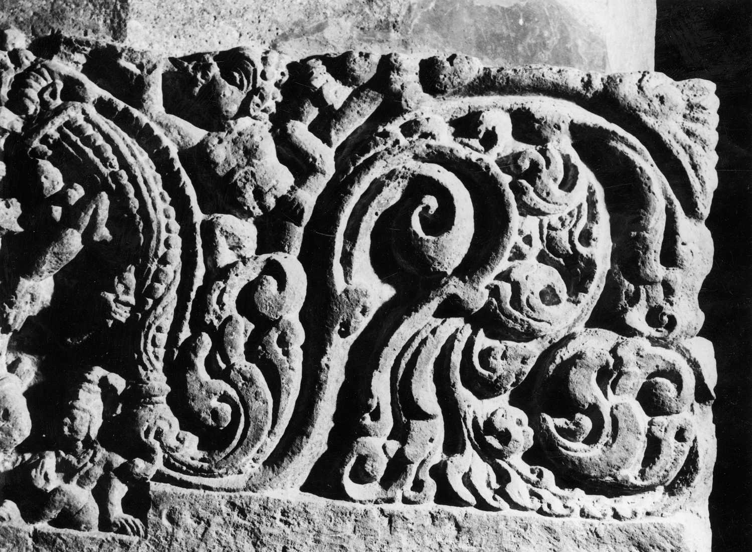 Cave 16 (Kailasa) complex, Ellora