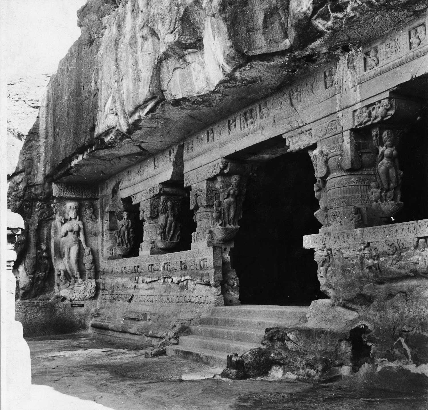 Cave 21 (Ramesvara), Ellora