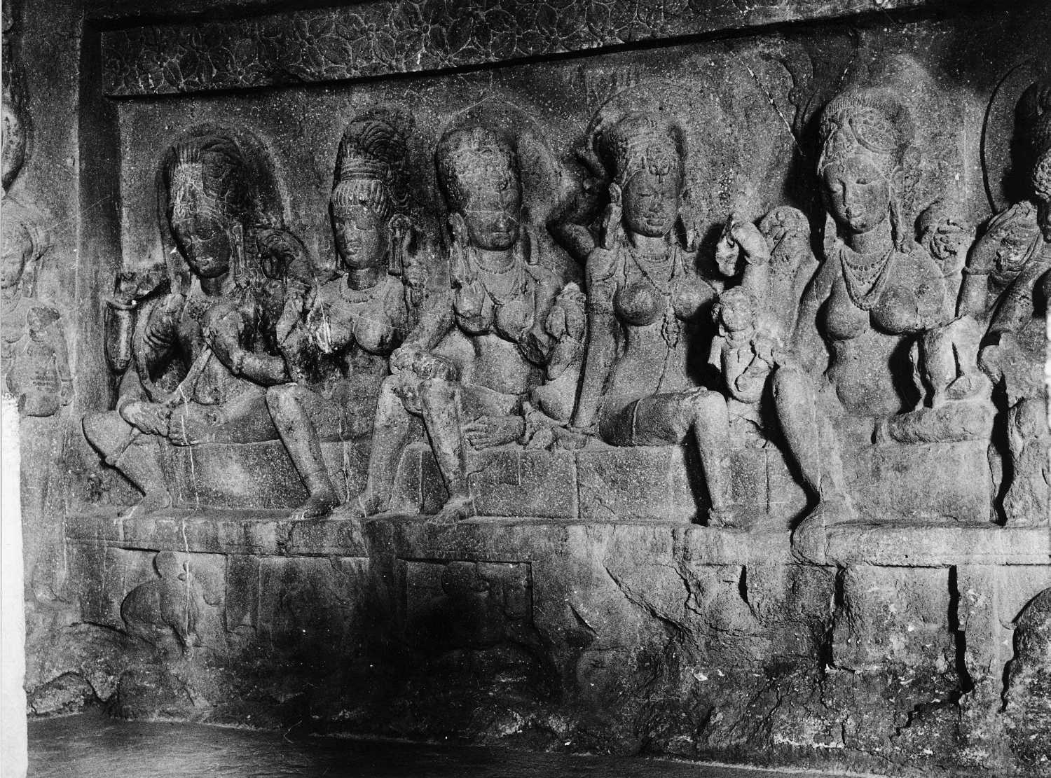 Cave 21 (Ramesvara), Ellora