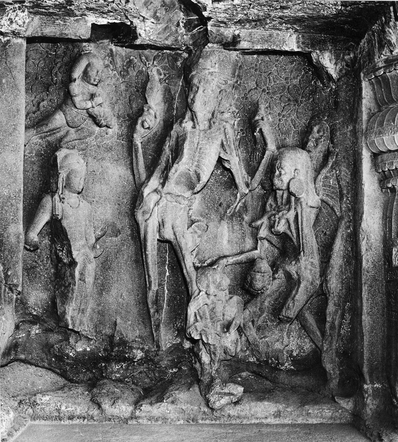 Cave 21 (Ramesvara), Ellora