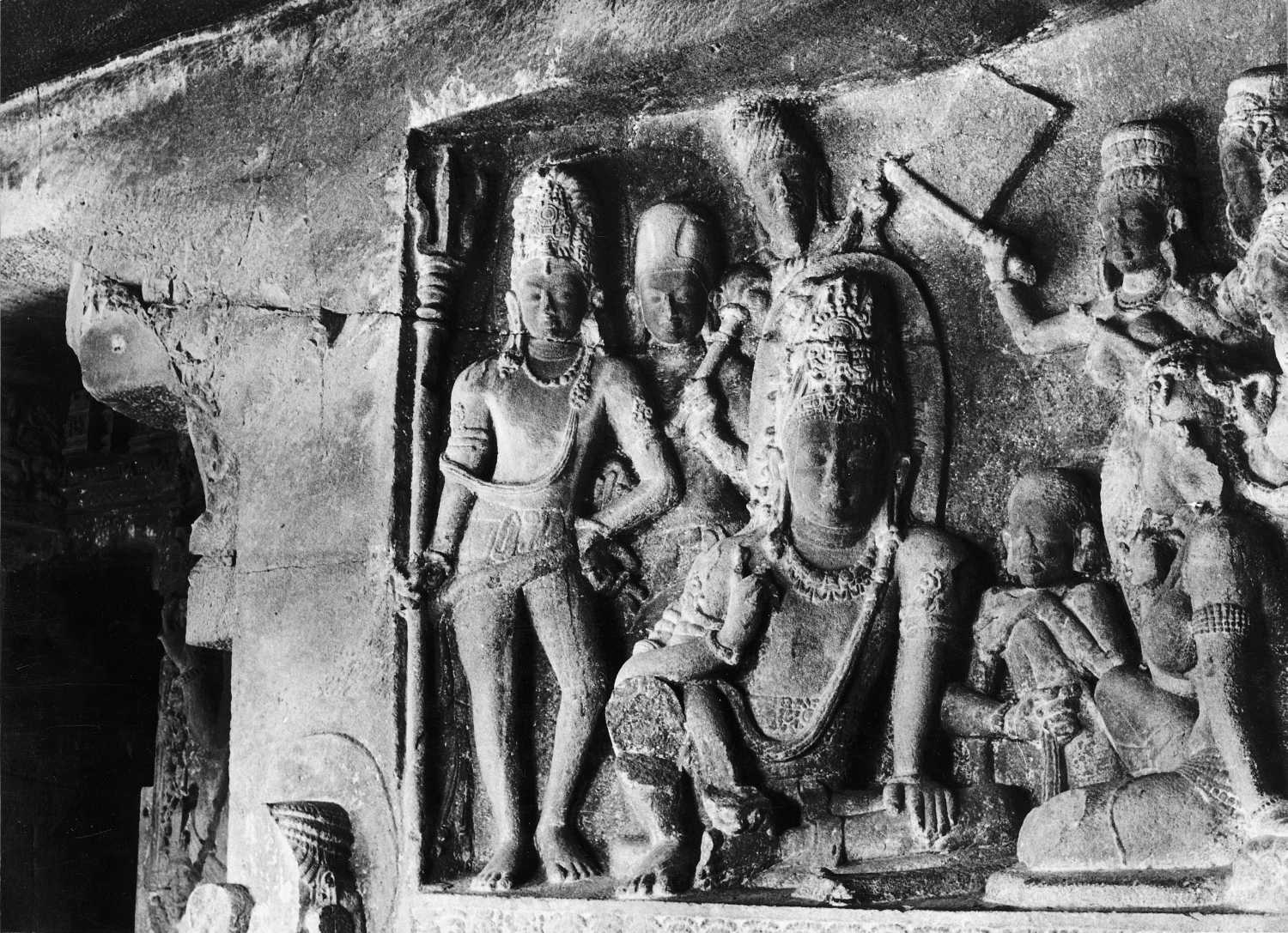 Cave 21 (Ramesvara), Ellora