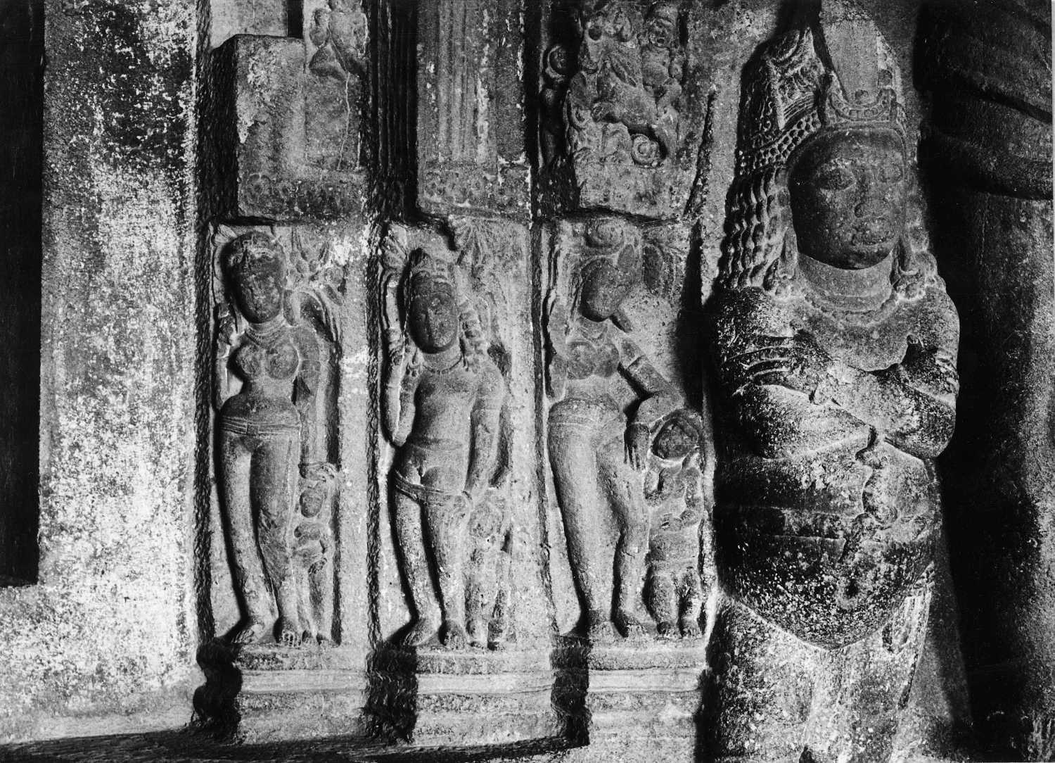 Cave 21 (Ramesvara), Ellora