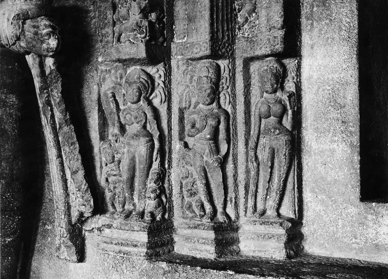 Cave 21 (Ramesvara), Ellora