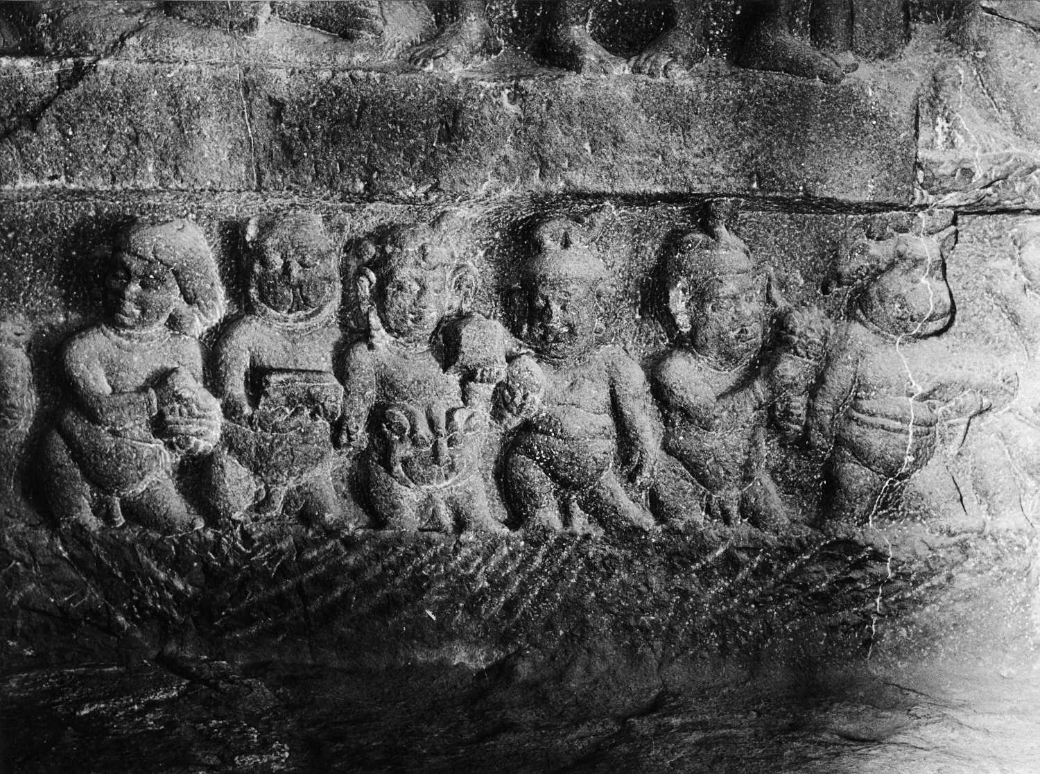 Cave 21 (Ramesvara), Ellora