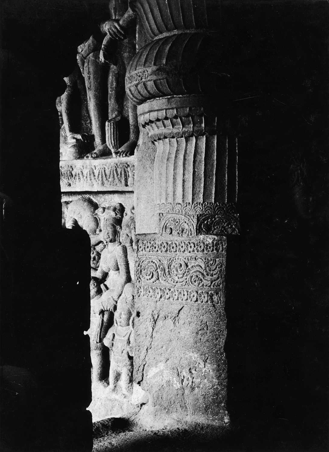 Cave 21 (Ramesvara), Ellora