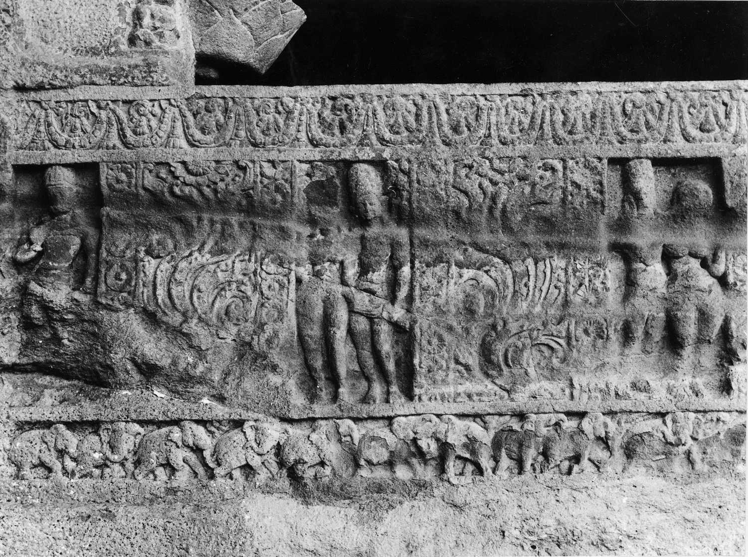 Cave 21 (Ramesvara), Ellora
