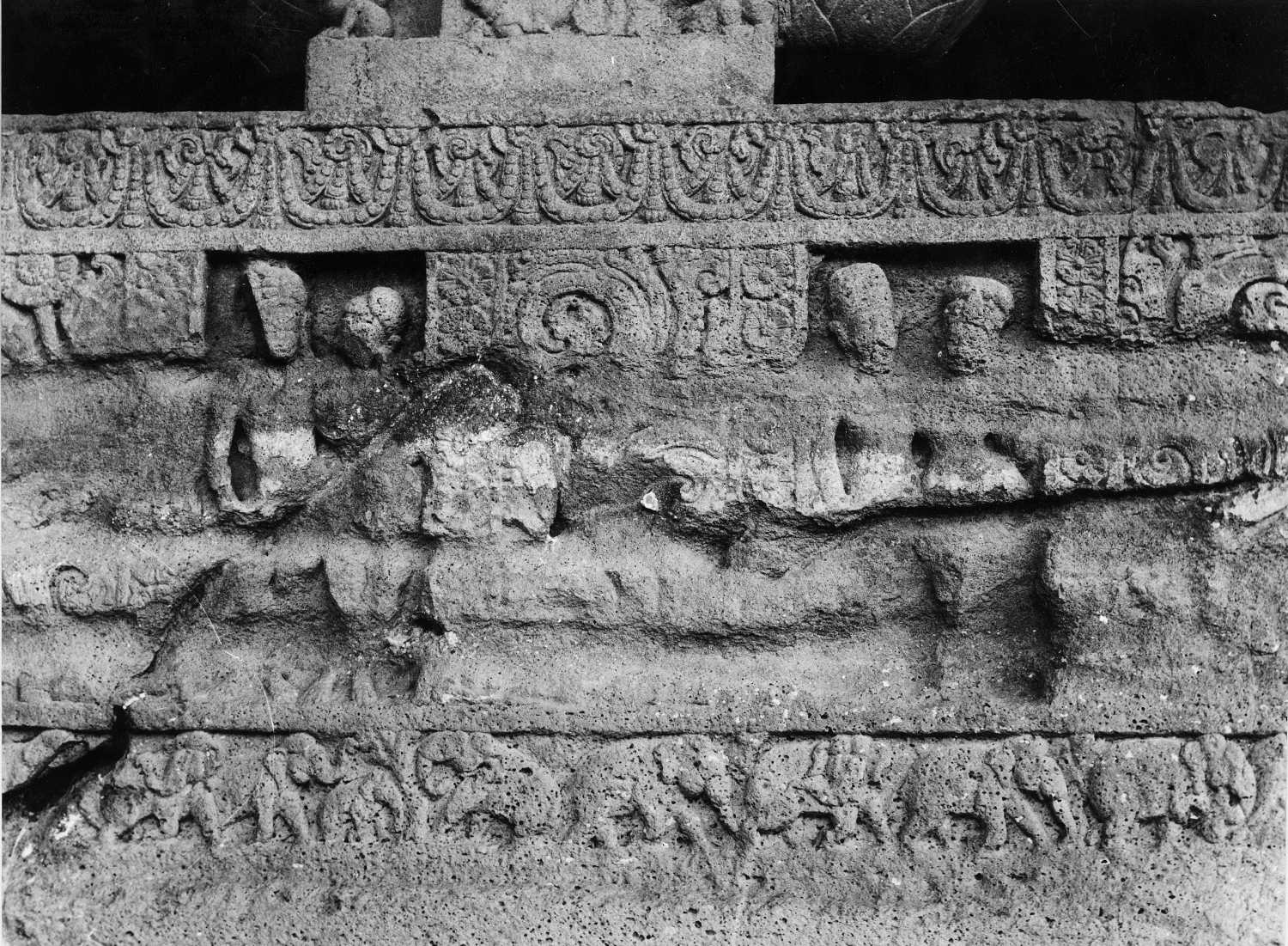 Cave 21 (Ramesvara), Ellora