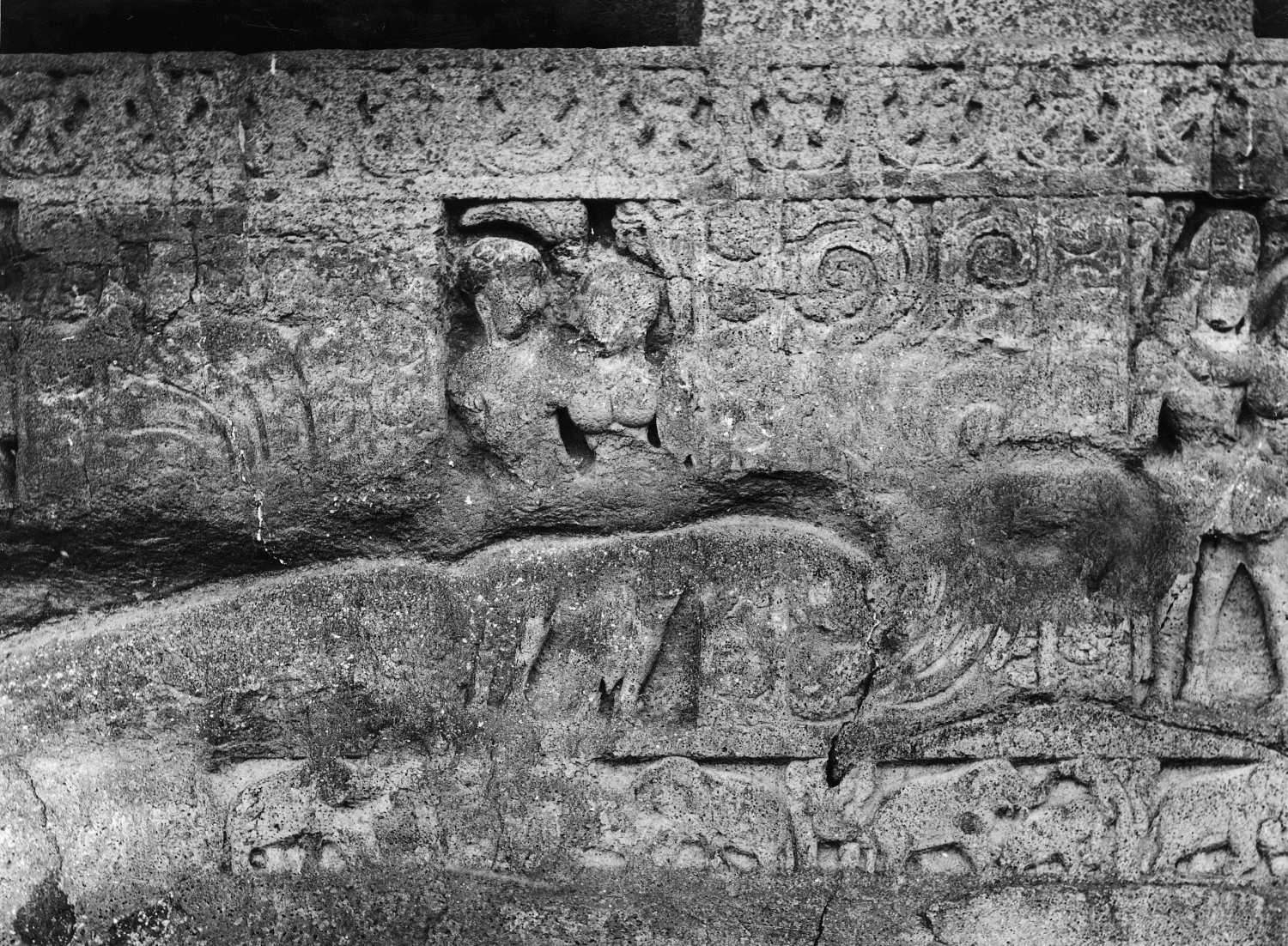 Cave 21 (Ramesvara), Ellora