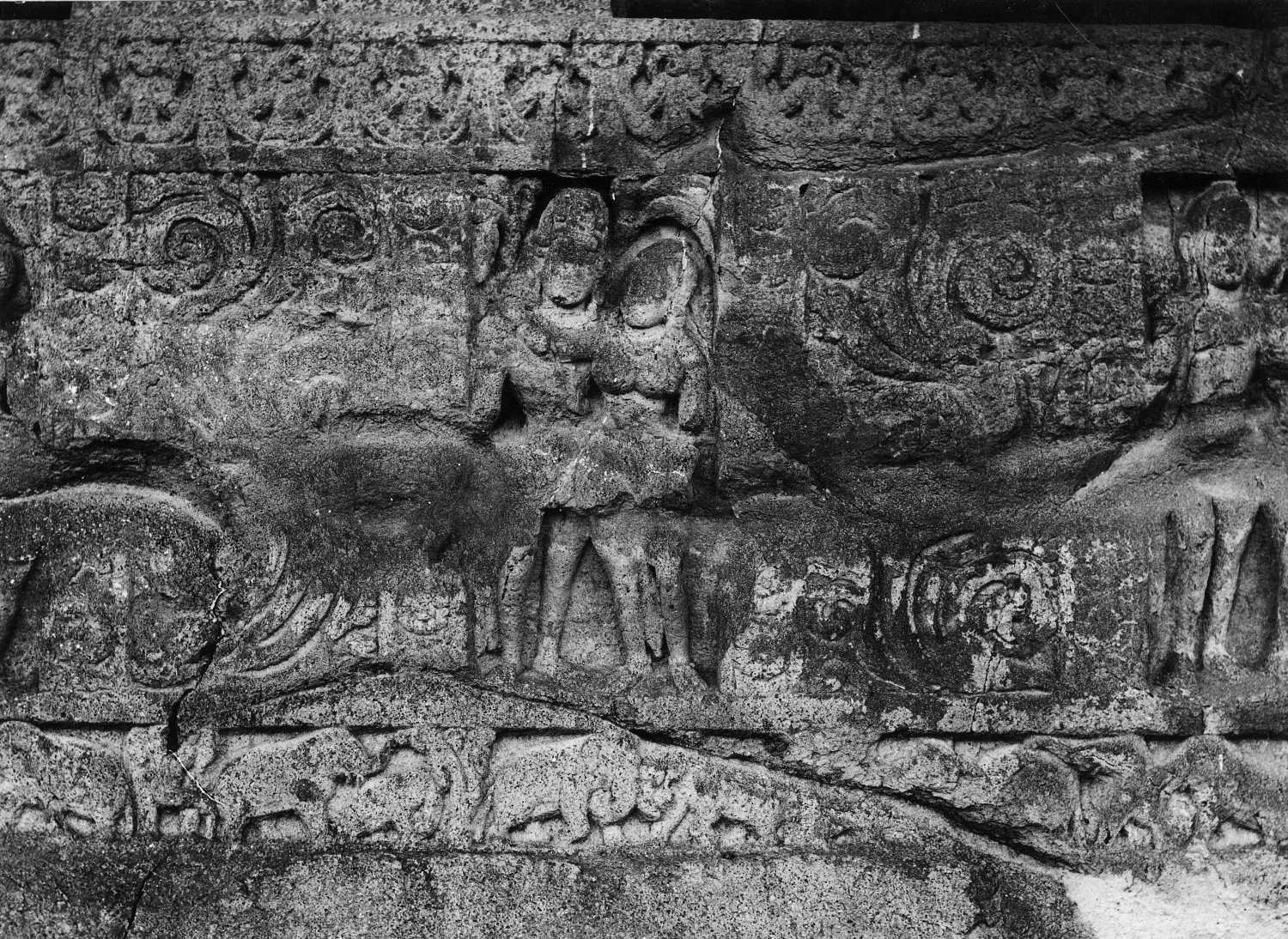 Cave 21 (Ramesvara), Ellora