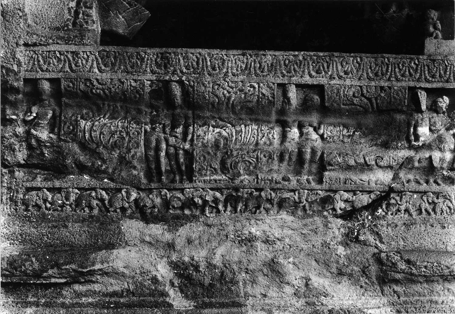 Cave 21 (Ramesvara), Ellora