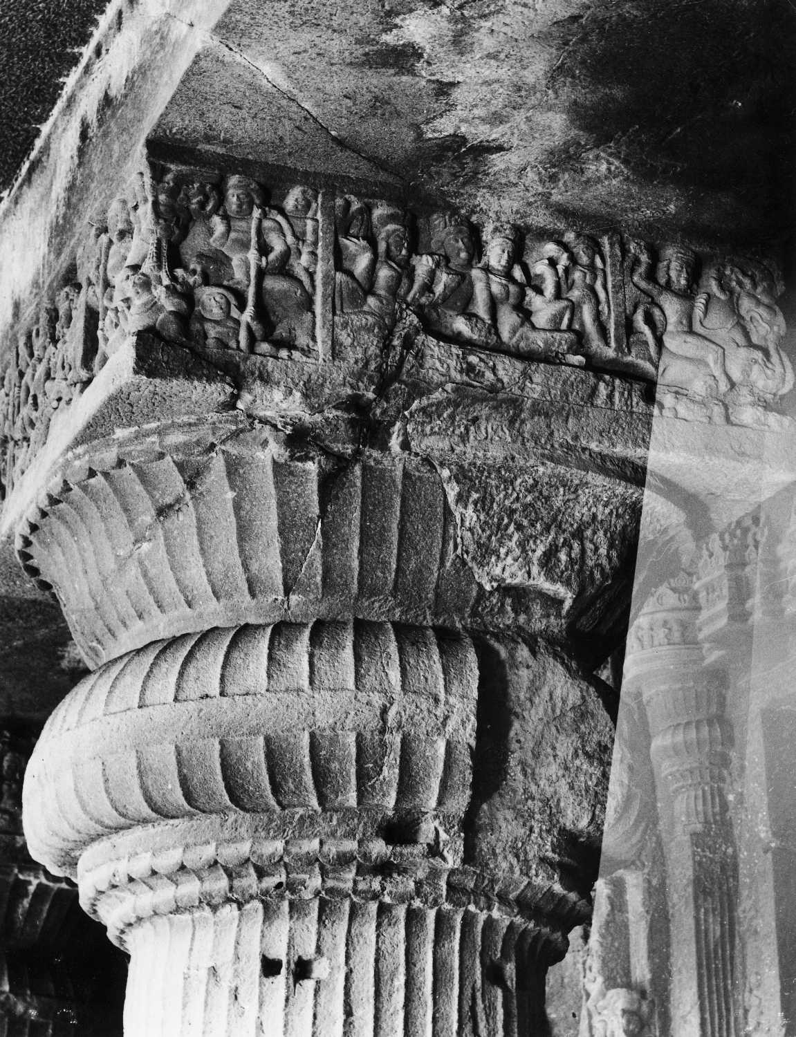Cave 21 (Ramesvara), Ellora