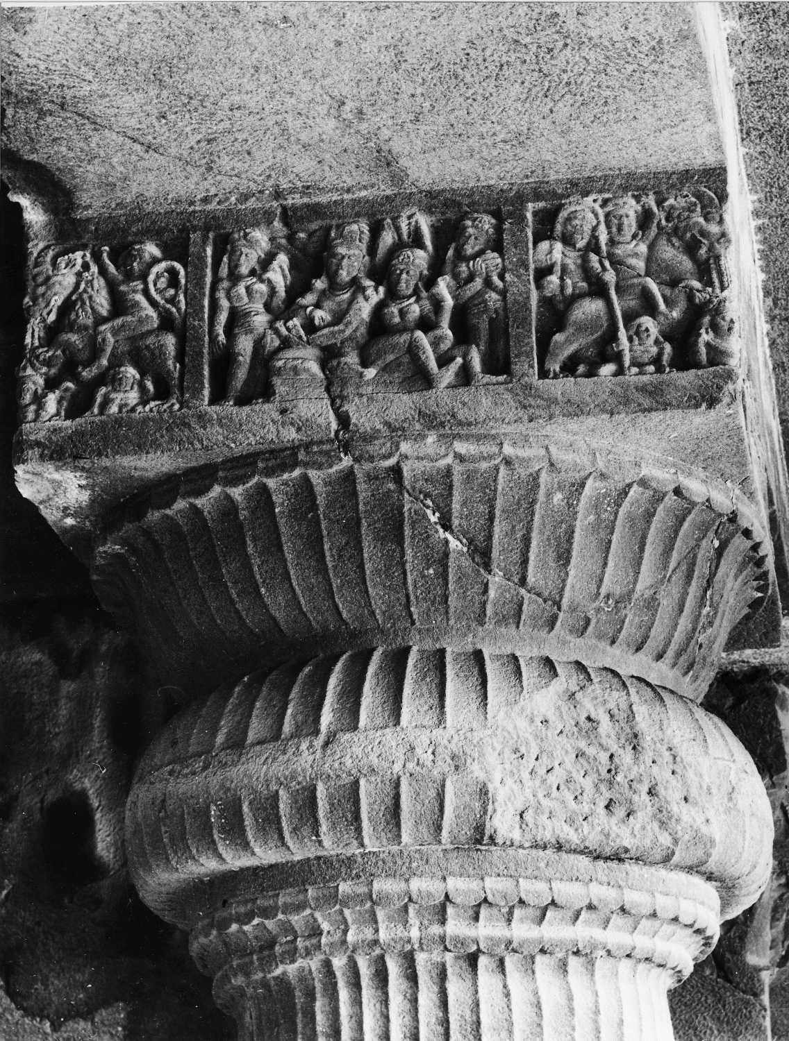 Cave 21 (Ramesvara), Ellora