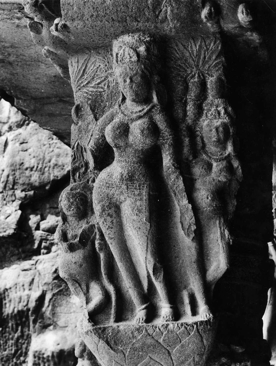 Cave 21 (Ramesvara), Ellora