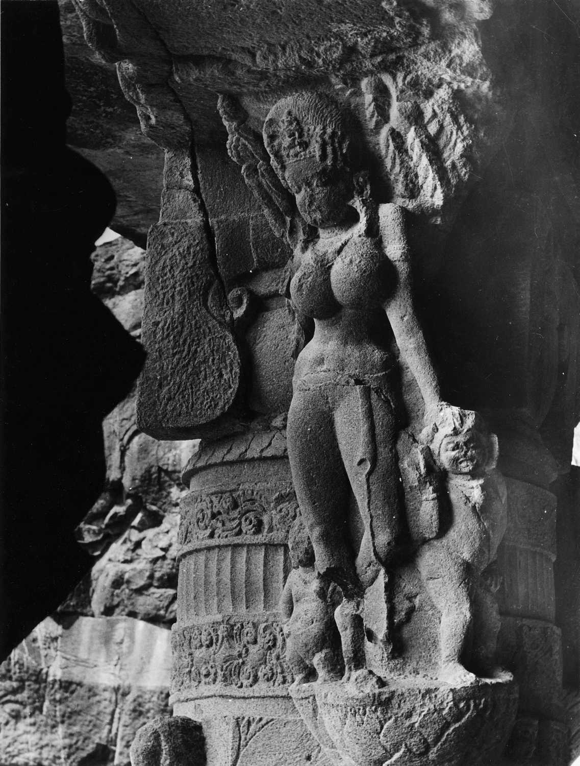 Cave 21 (Ramesvara), Ellora