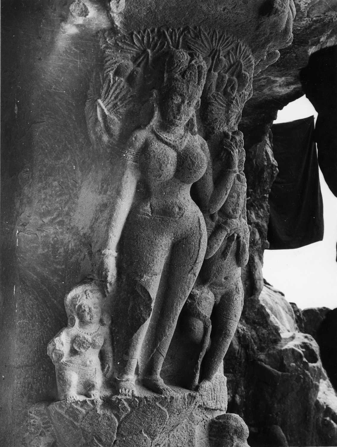 Cave 21 (Ramesvara), Ellora
