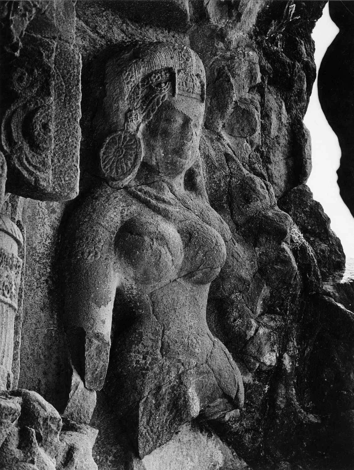 Cave 21 (Ramesvara), Ellora