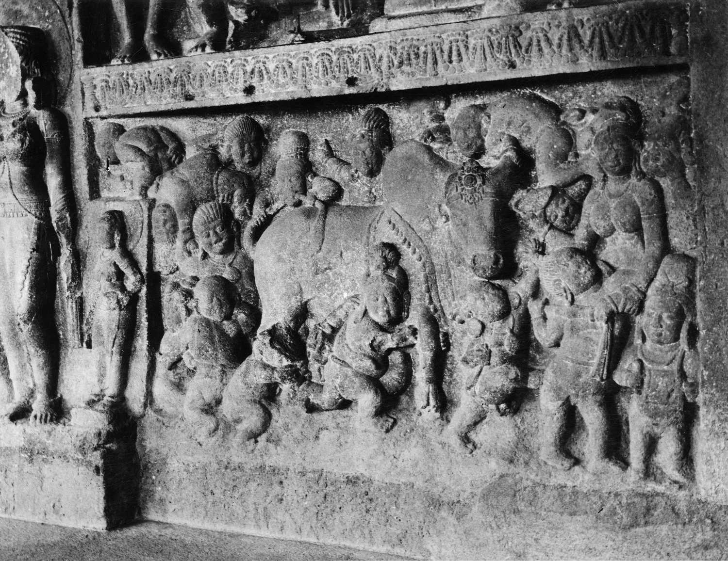 Cave 21 (Ramesvara), Ellora