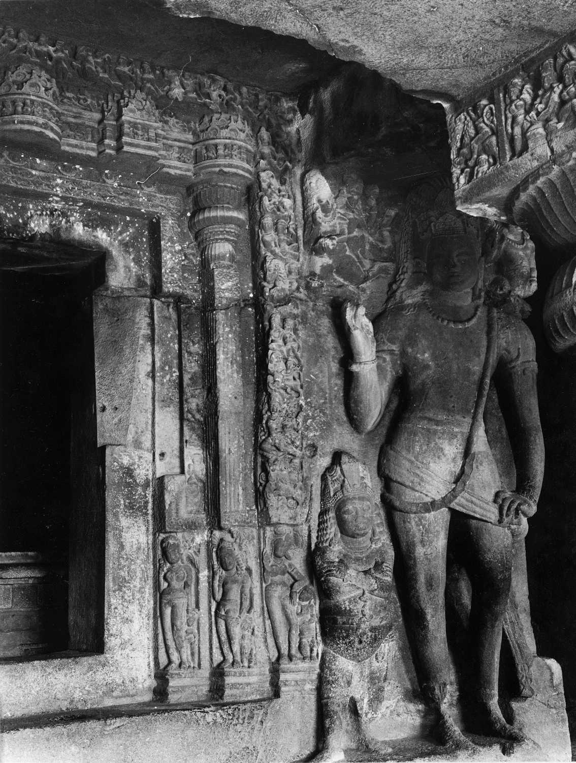 Cave 21 (Ramesvara), Ellora