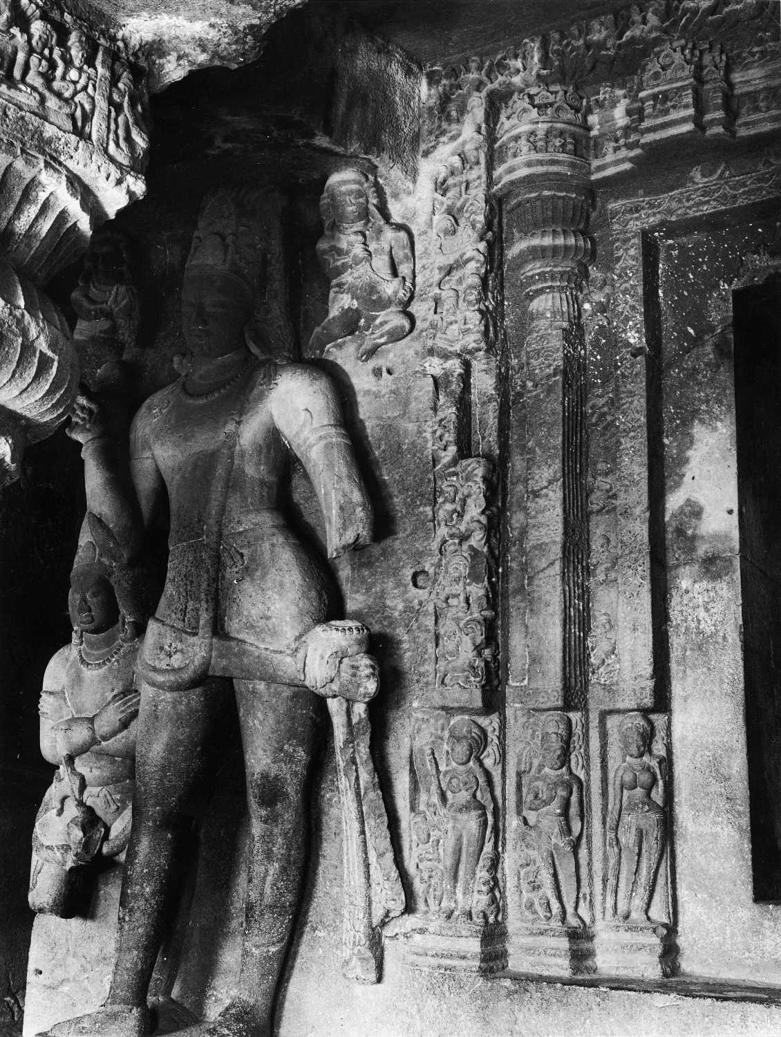 Cave 21 (Ramesvara), Ellora