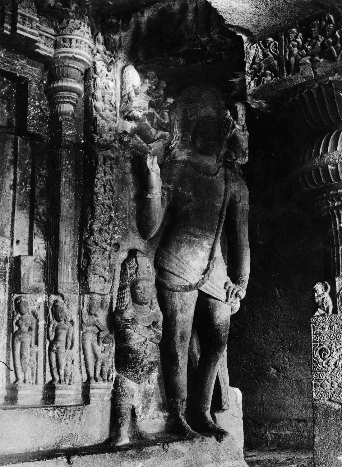 Cave 21 (Ramesvara), Ellora
