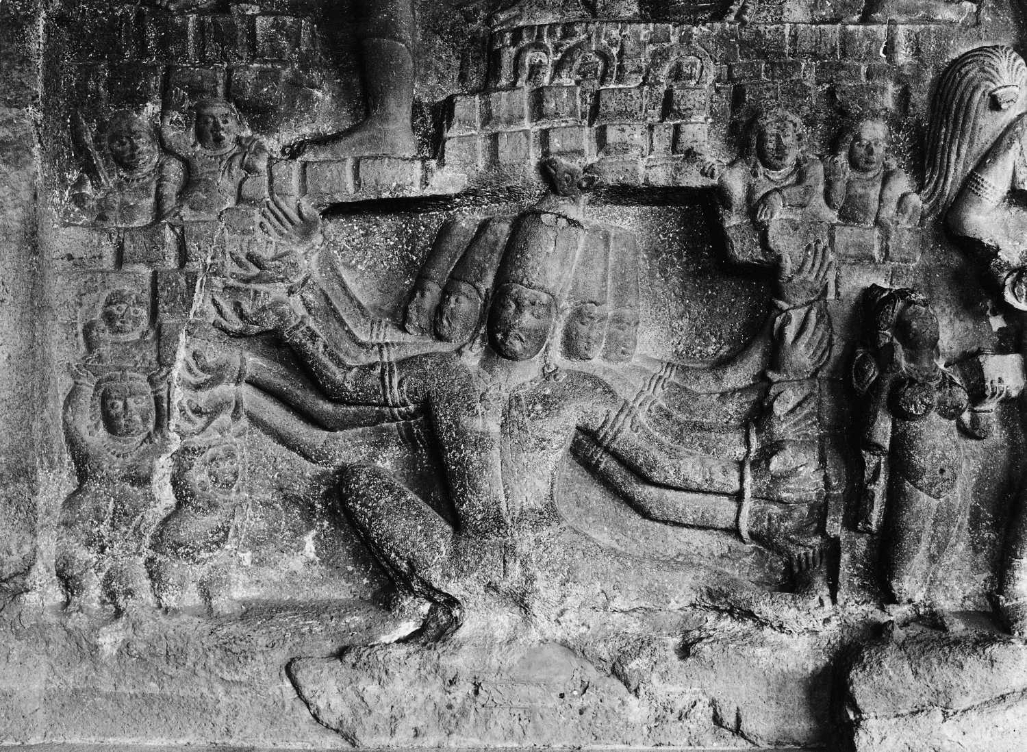 Cave 21 (Ramesvara), Ellora