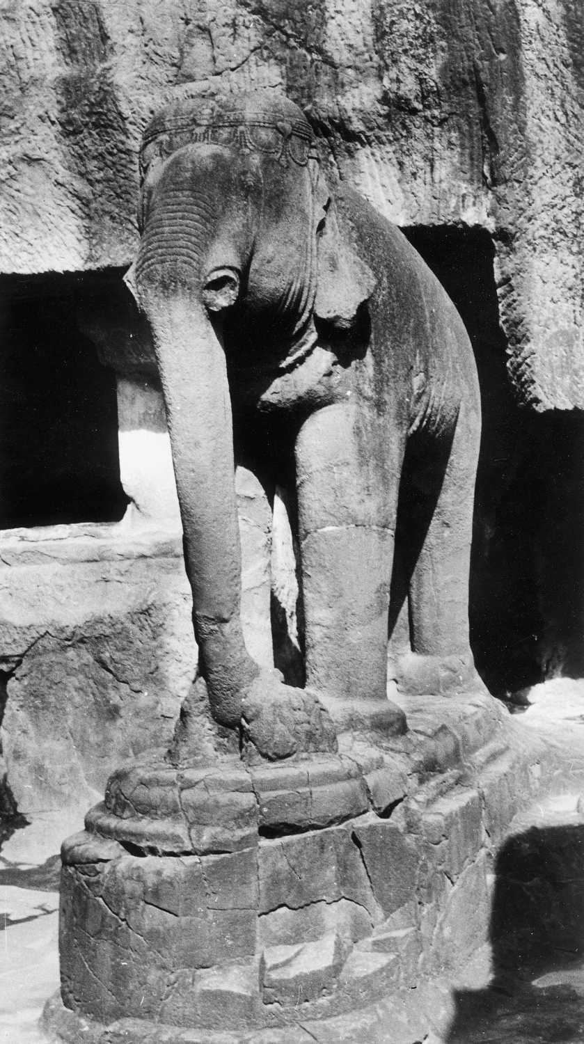 Cave 32 (Indra Sabha), Ellora