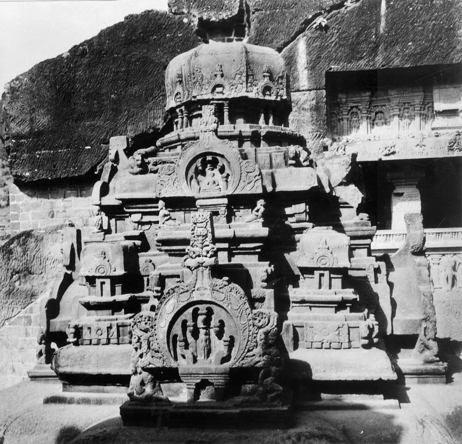 Cave 32 (Indra Sabha), Ellora