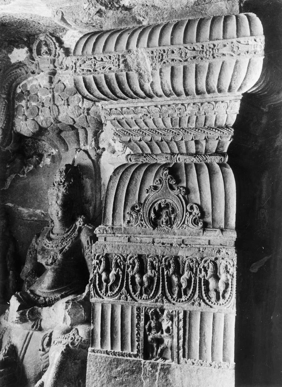 Cave 32 (Indra Sabha), Ellora
