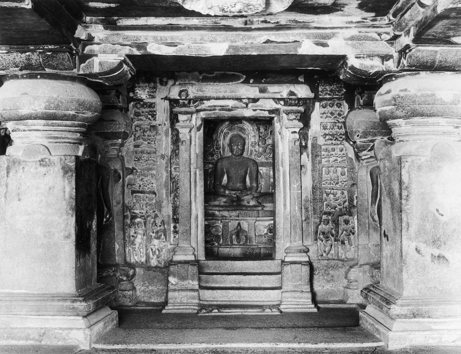 Cave 32 (Indra Sabha), Ellora