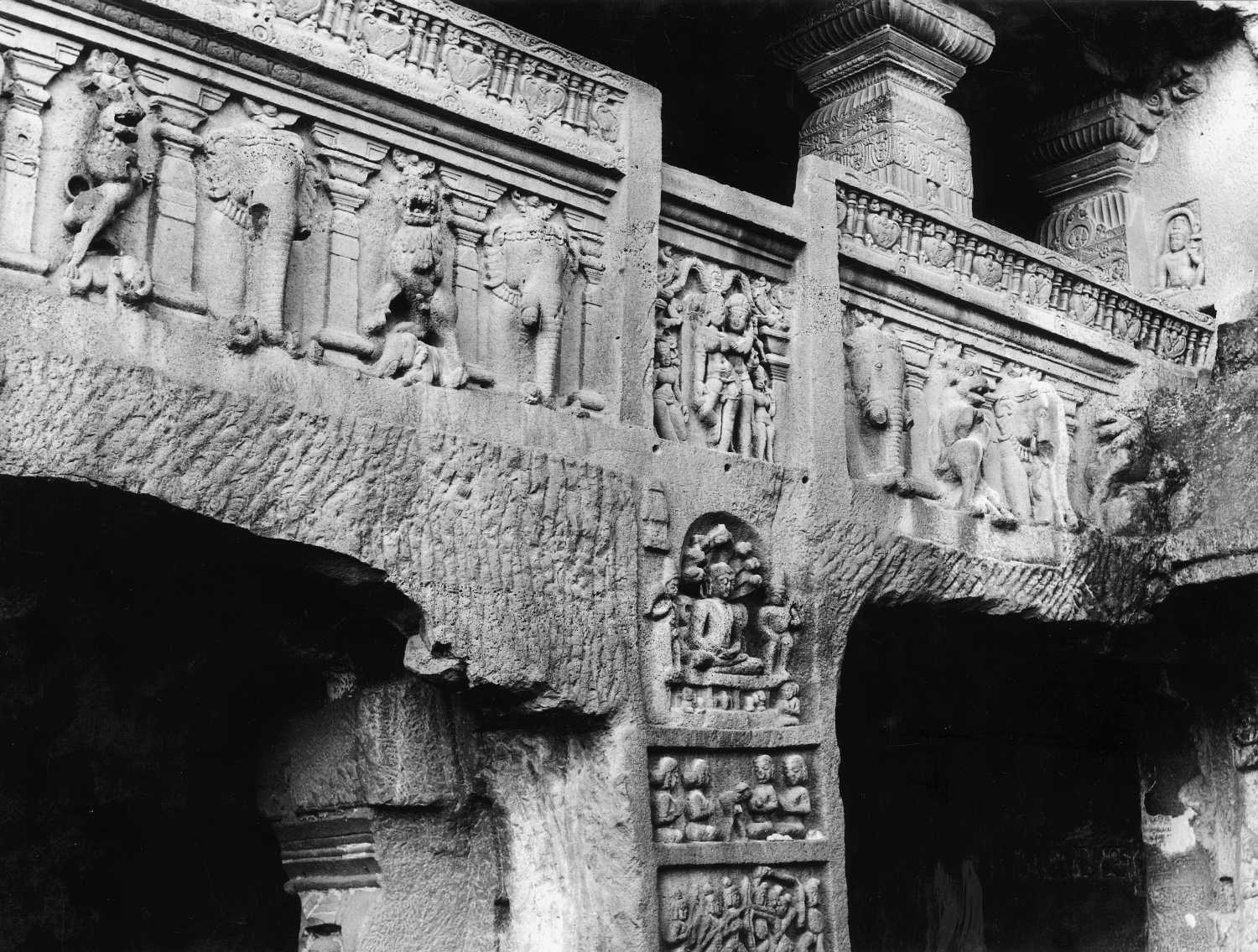 Cave 32 (Indra Sabha), Ellora