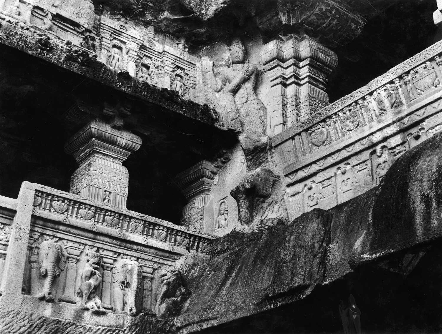 Cave 32 (Indra Sabha), Ellora