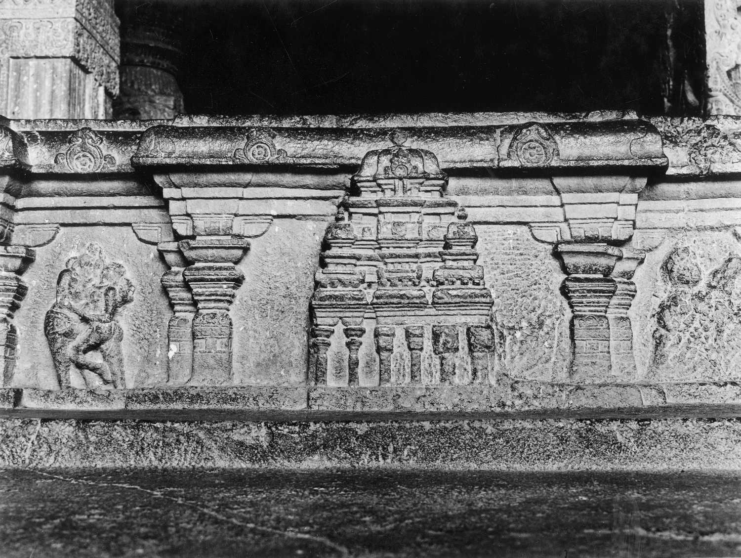 Cave 32 (Indra Sabha), Ellora