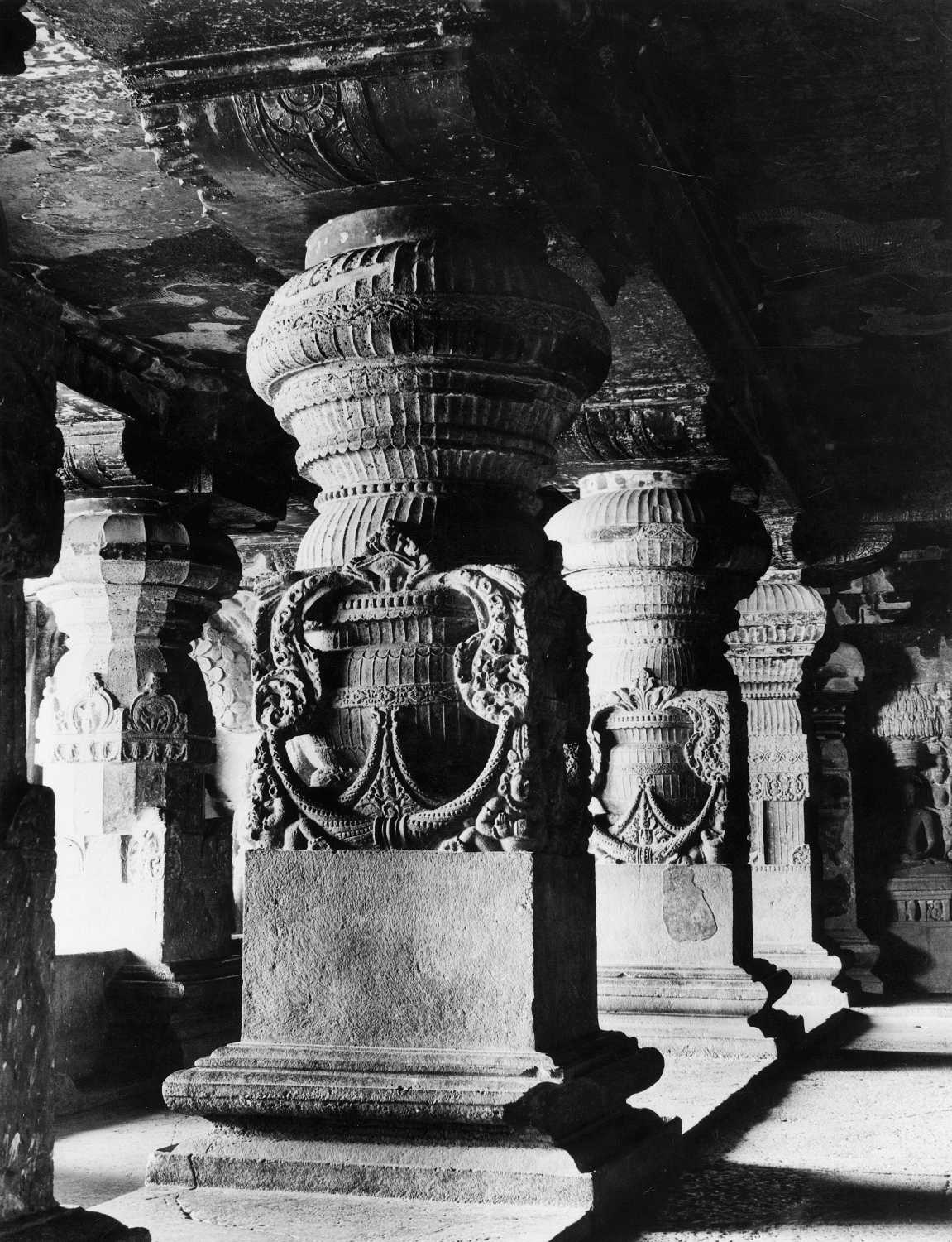 Cave 32 (Indra Sabha), Ellora