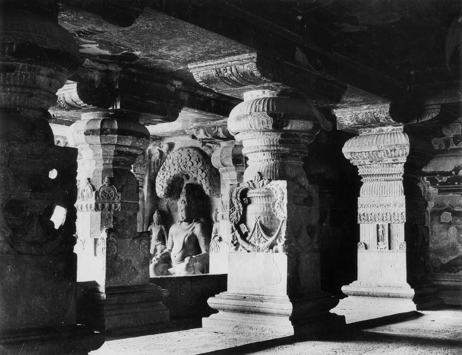 Cave 32 (Indra Sabha), Ellora