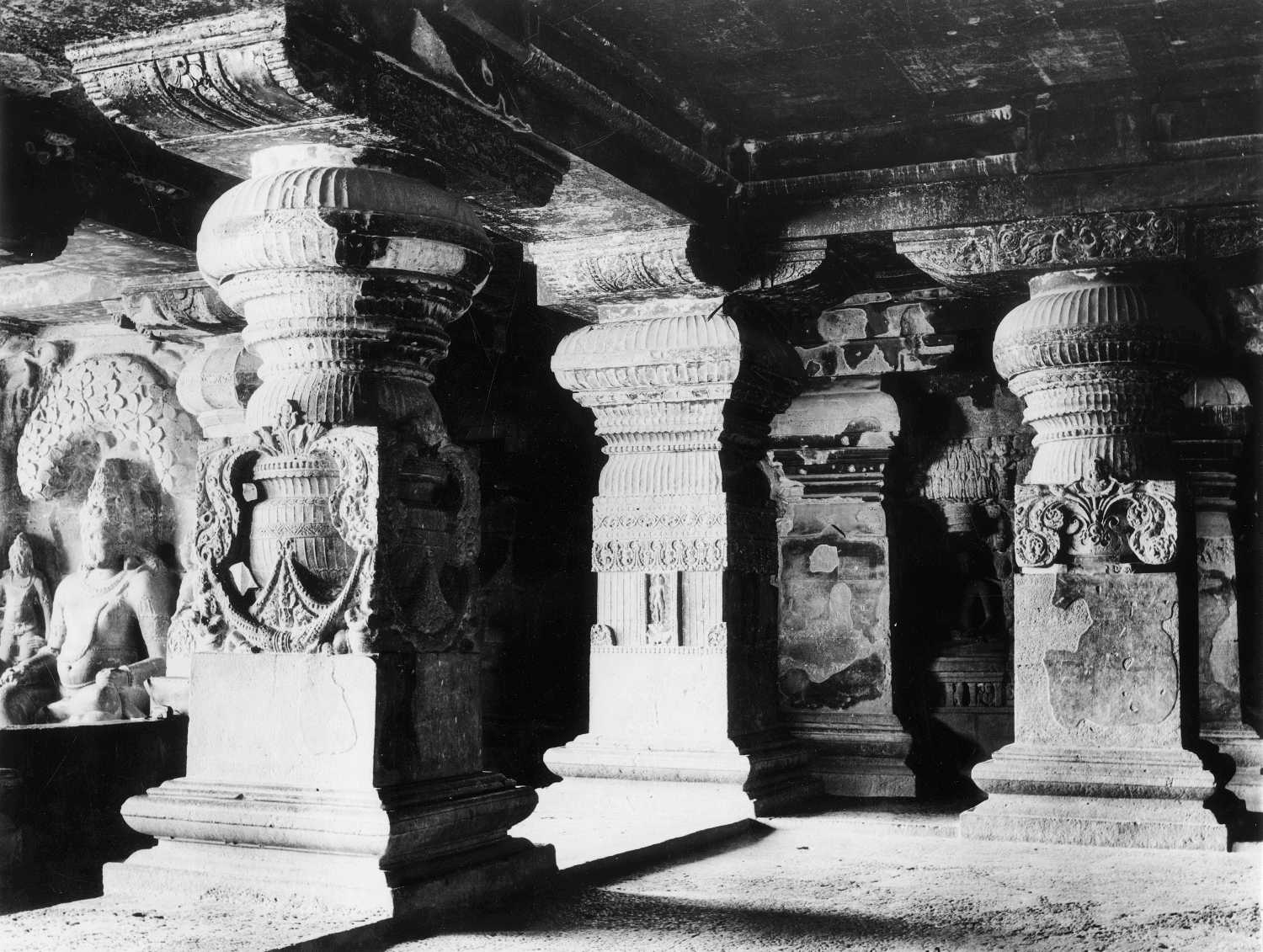 Cave 32 (Indra Sabha), Ellora