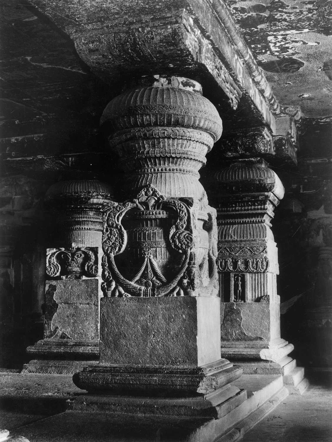 Cave 32 (Indra Sabha), Ellora