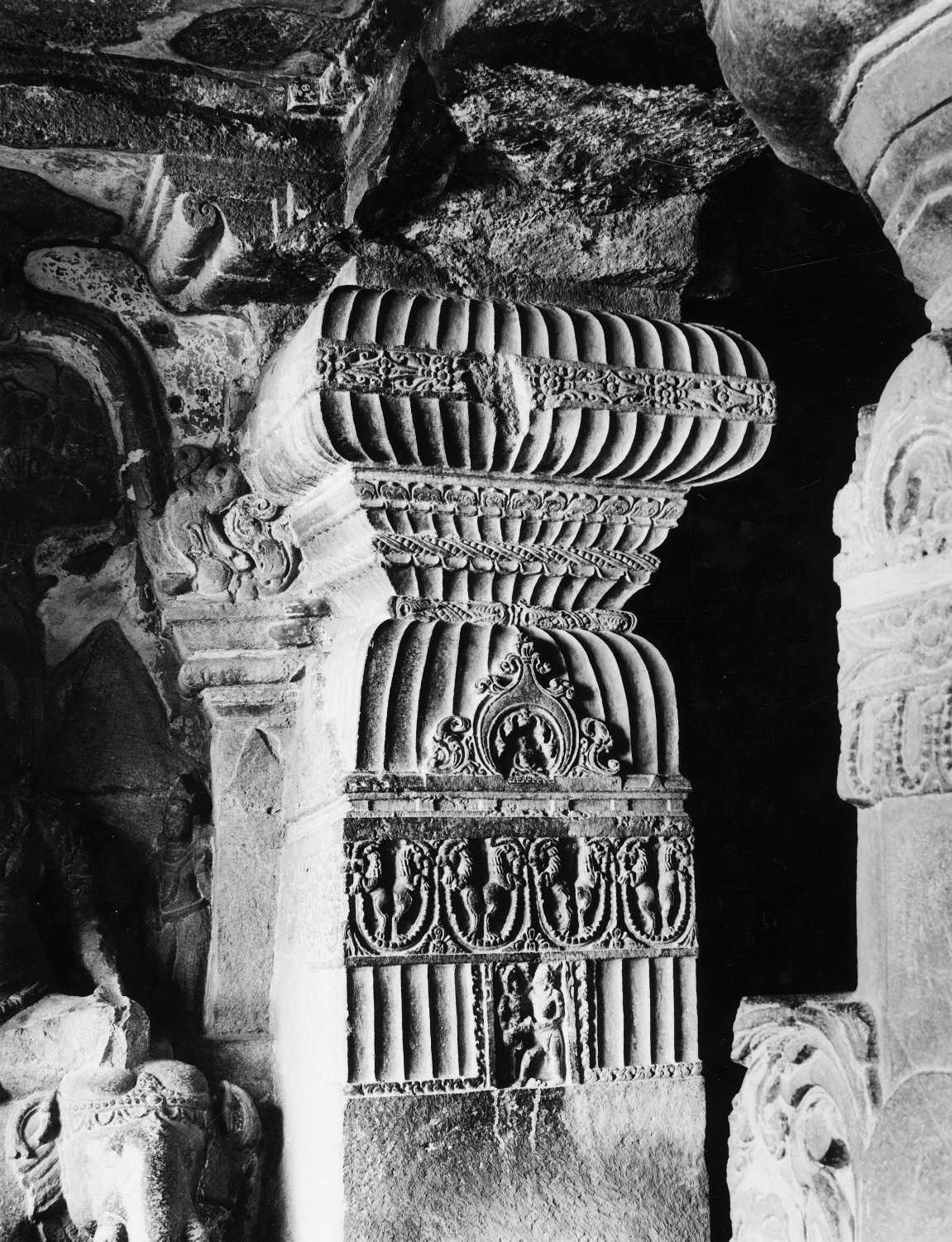 Cave 32 (Indra Sabha), Ellora